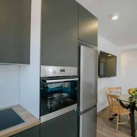 Spacious Luxury Apartment *