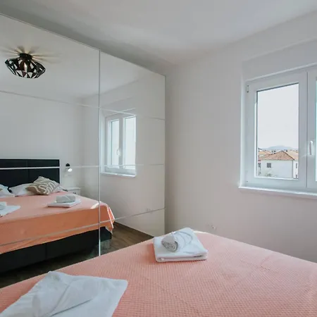 Apartment Spacious Luxury
