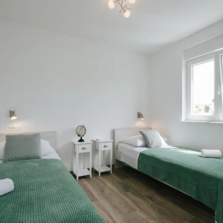 Spacious Luxury Apartment *