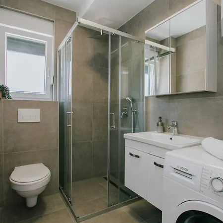 Apartment Spacious Luxury